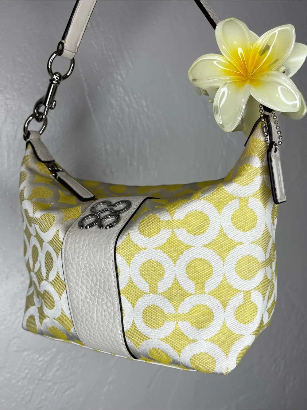 RAREEE Coach Julia Outline Op Art small shoulder bag  💛🤍